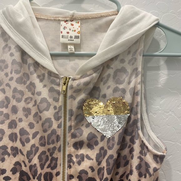 BELLE DU JOUR girls cheetah sequin heart vest large - Picture 2 of 5